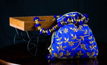 Load image into Gallery viewer, Pompom Handle Embroidery Potli